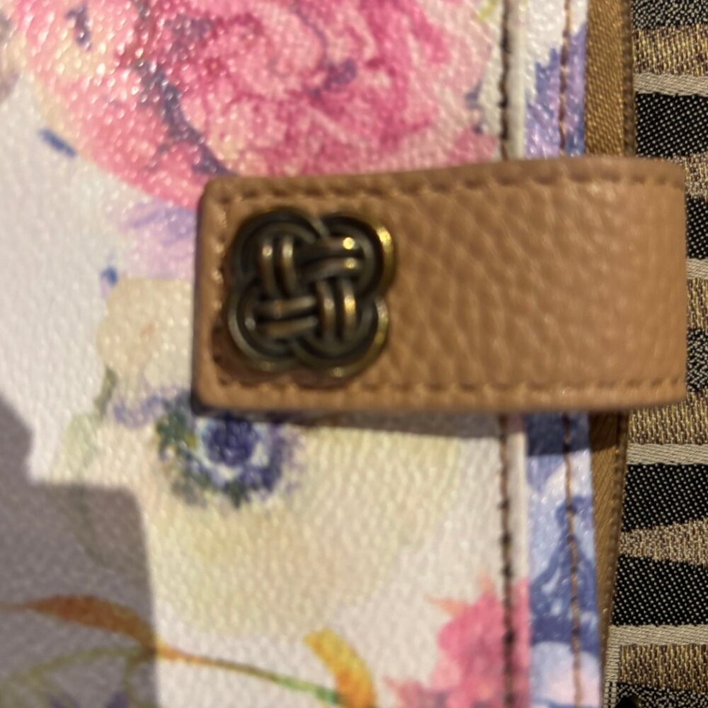 Elliott Lucca Large Phone Wristlet Wallet Crossbody‎ White Floral - Picture 3 of 11